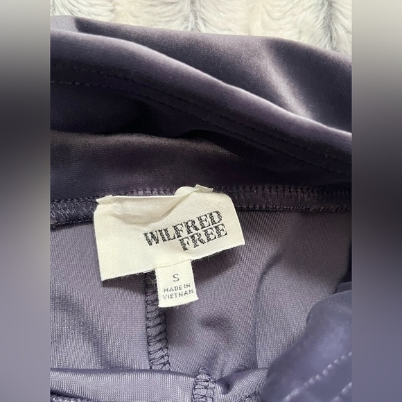 Wilfred Free Aritzia Daria Velvet legging Size Small - Picture 8 of 10